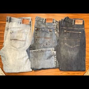 3 pair men’s Lee Modern Series Relaxed Fit Boot Cut Jeans. Size 36x32 like new.